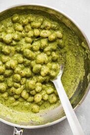 Krémové pesto gnocchi